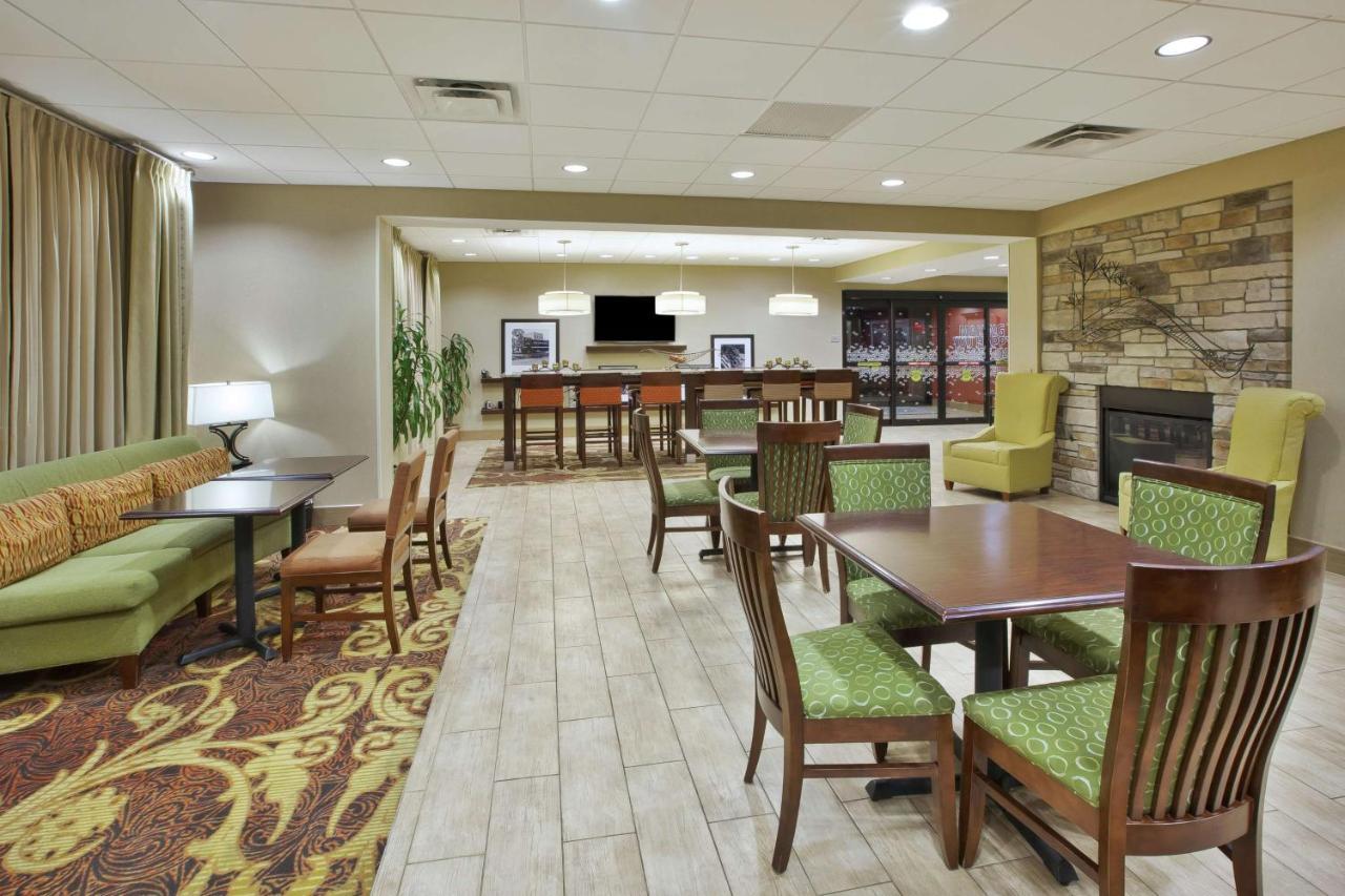 Hampton Inn Brockport Exterior photo